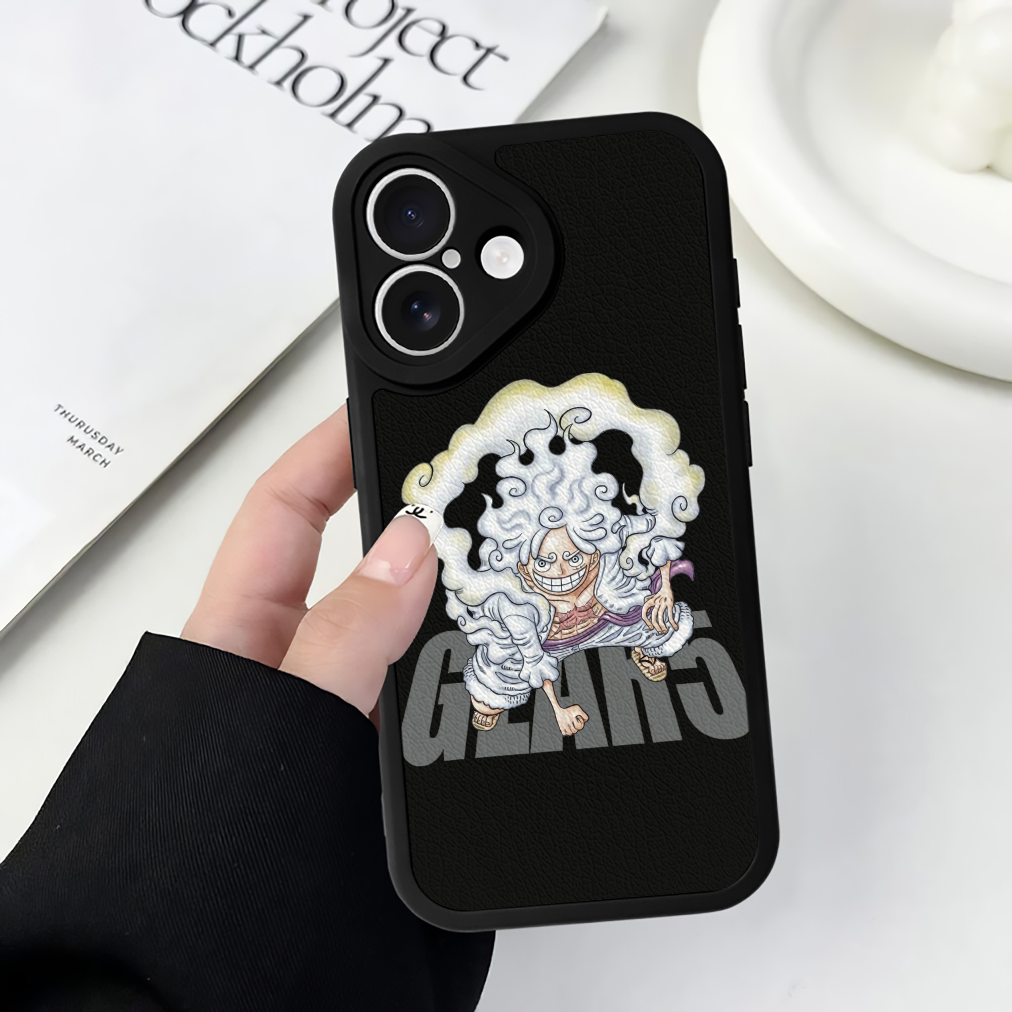（画像用） ワンピース モンキー・D・ルフィ ONE PIECE Monkey D. Luffy 【iPhone 16シリーズ対応】シリコンスマホケース（レザー調） 材質：シリコン